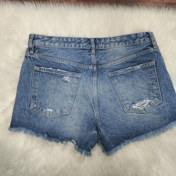 Free People Festival Y2K disstressed 31 Mid waist Frayed Short Shorts - Picture 3 of 10